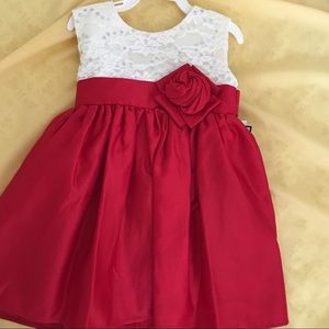 Beautiful Red&White Formal Dress in Size 12months.